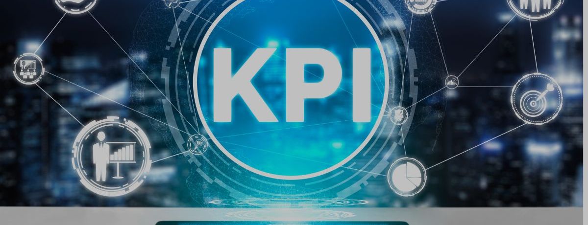 Qué son los KPI’s, sus tipos y ejemplos prácticos por área. Aprende a definir indicadores clave para medir el desempeño y alcanzar tus objetivos.